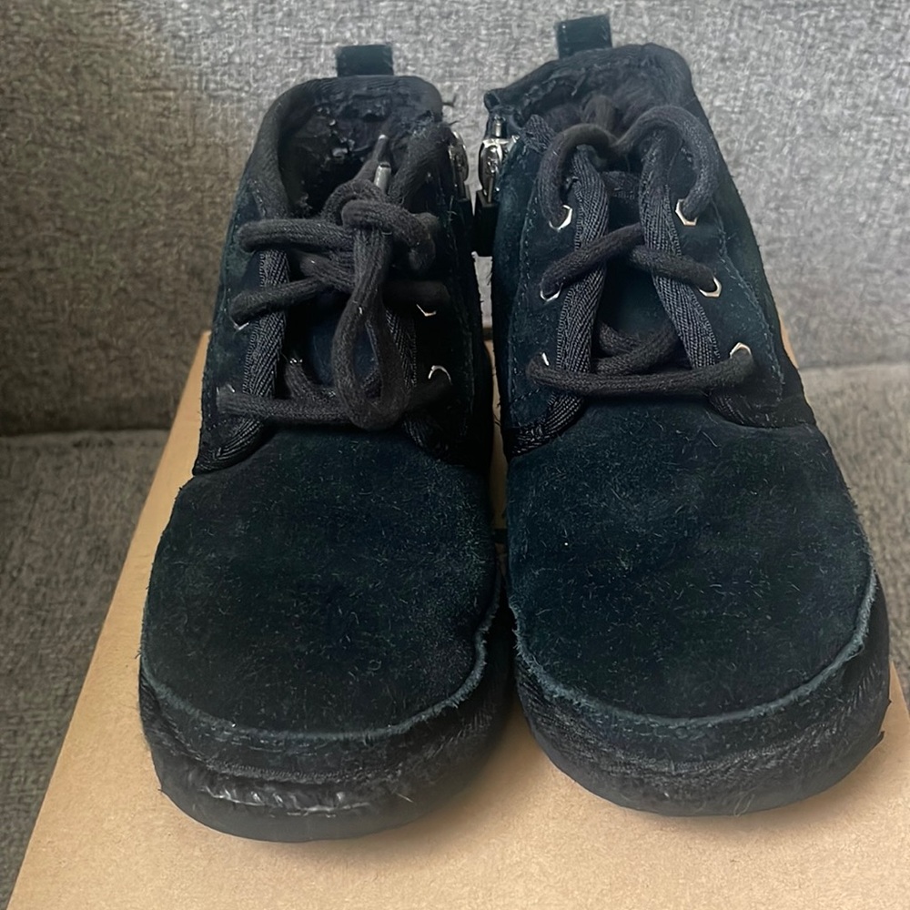 Black Neumel Ugg